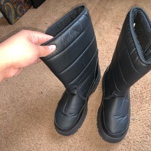 Snow boots